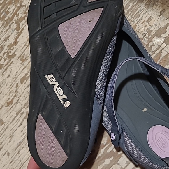 Teva slip on shoes - Picture 3 of 4